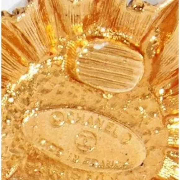 Authentic Chanel Vintage Gold Plated Starburst Earrings - Picture 5 of 5